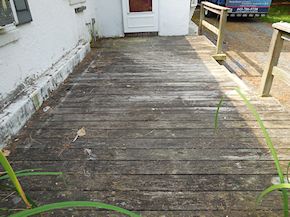 Easton Maryland deck in need of cleaning